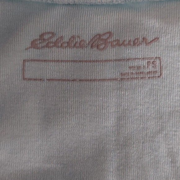 Two Eddie Bauer Favorite Short Sleeve V-Neck T-Shirts - Picture 3 of 5